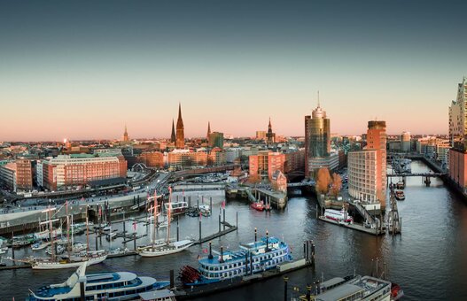 Blick auf den Hamburger Hafen